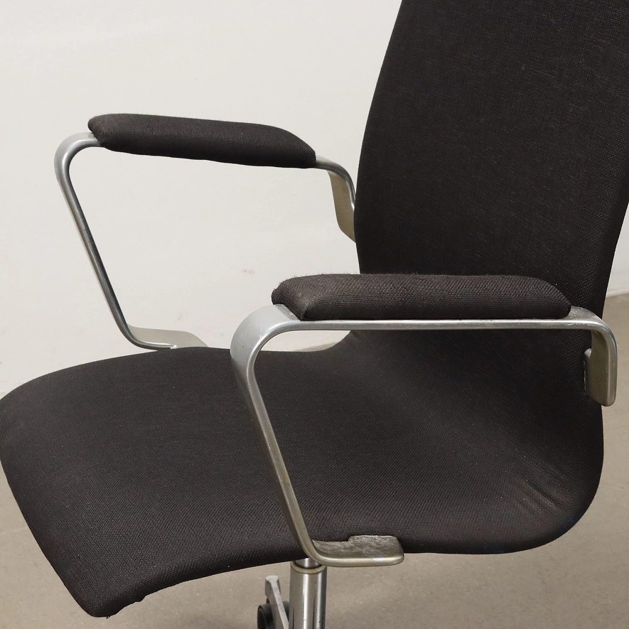 Oxford swivel chair by Arne Jacobsen for Fritz Hansen, 1980s 4