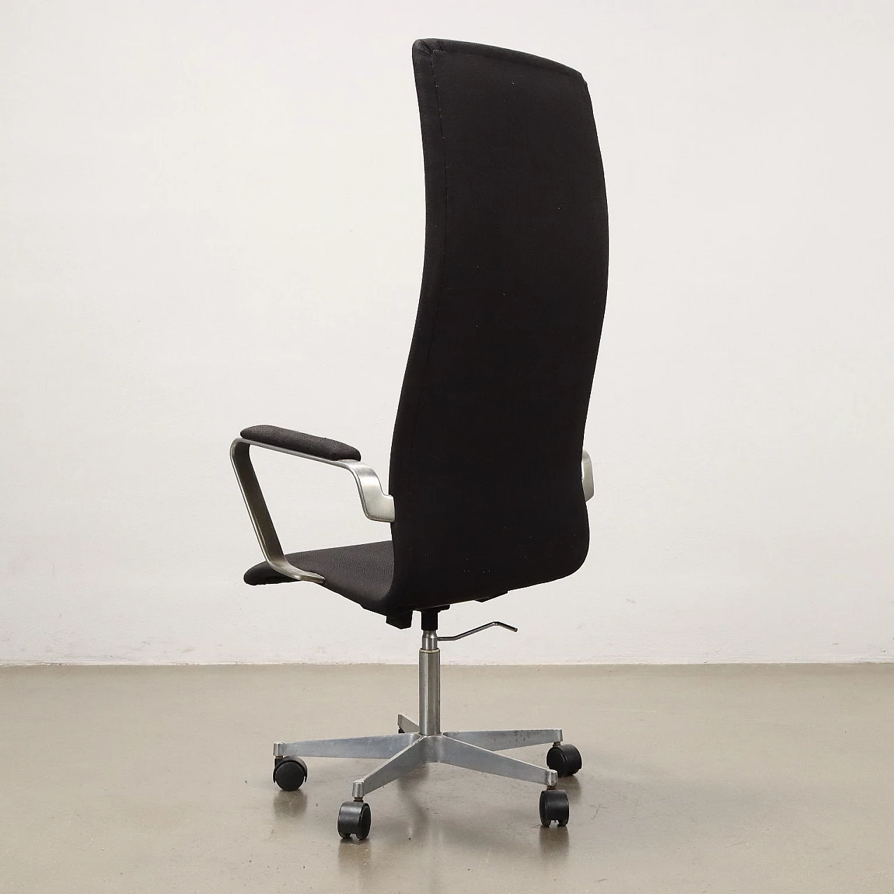 Oxford swivel chair by Arne Jacobsen for Fritz Hansen, 1980s 7