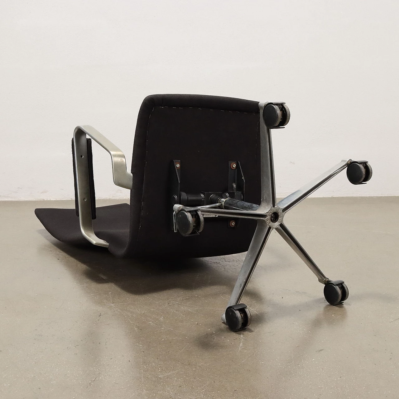 Oxford swivel chair by Arne Jacobsen for Fritz Hansen, 1980s 9