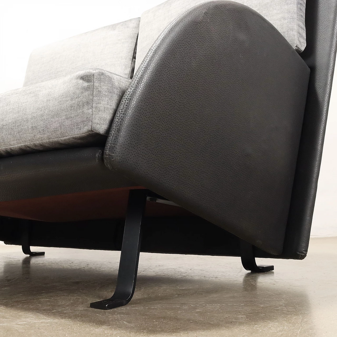 Divano a due posti in similpelle con cuscini in velluto, anni '80 8