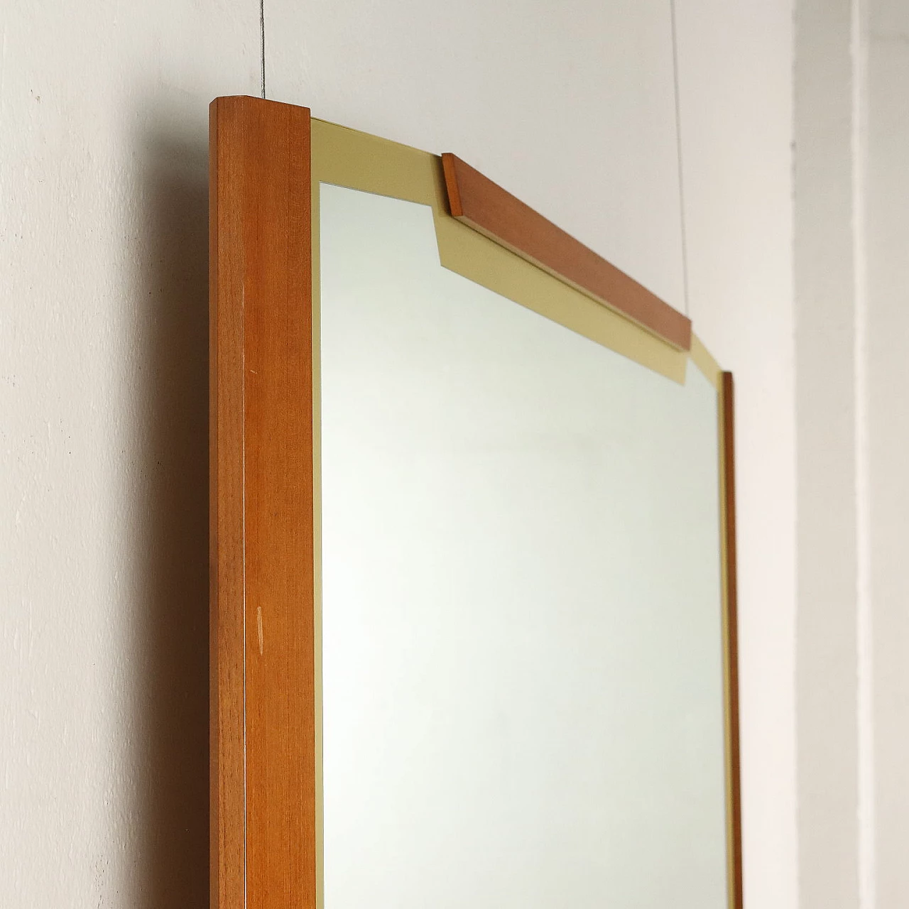 Specchio con cornice in teak e fascia retroverniciata, anni '60 7