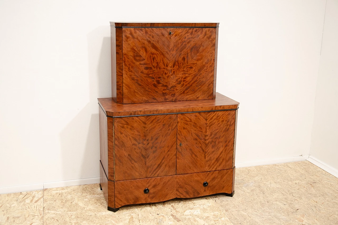 Czechoslovakian Art Deco walnut veneered sideboard, 1930s 3