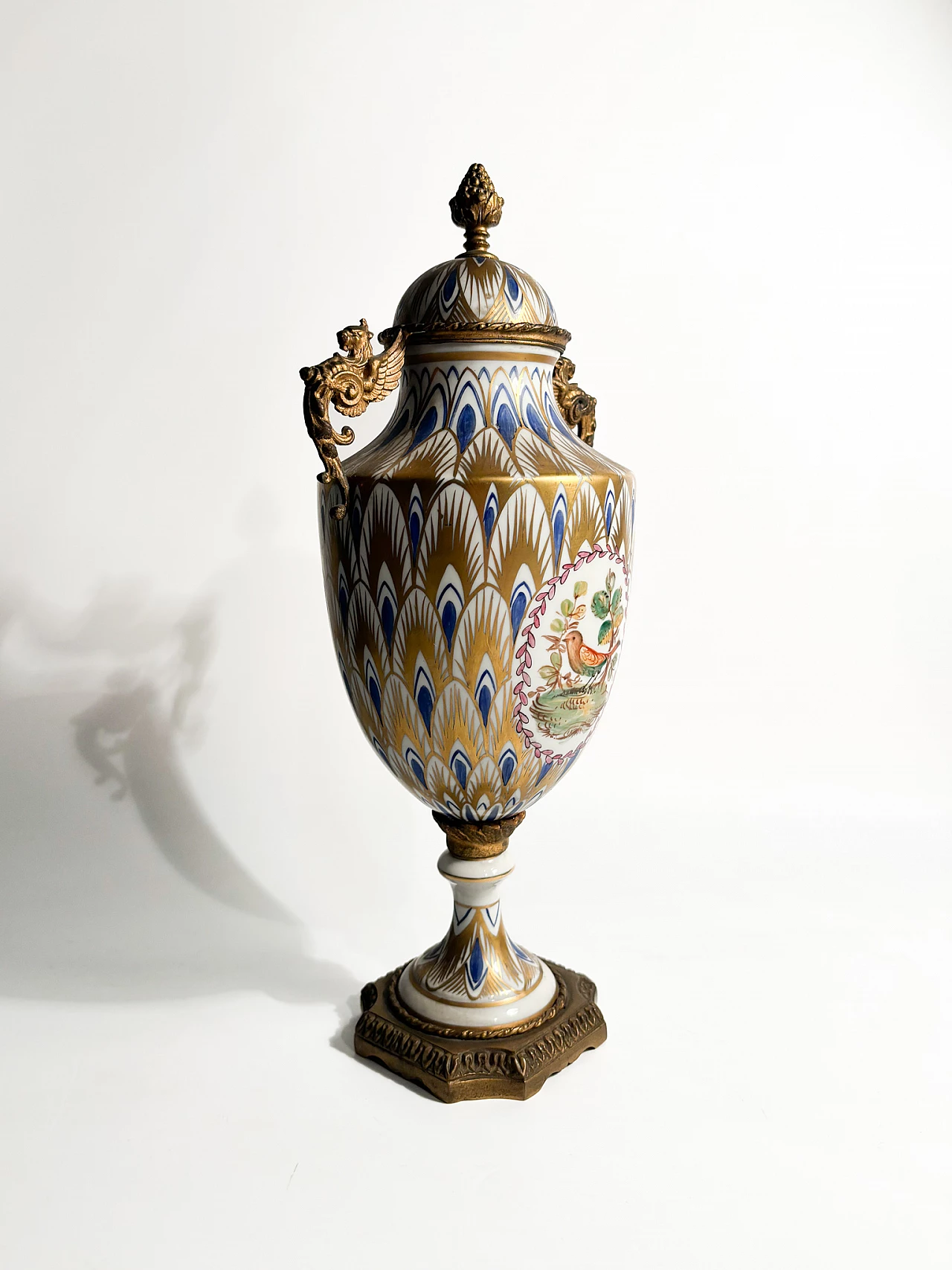 Vaso in porcellana di Sèvres e bronzo dipinto a mano, '800 5