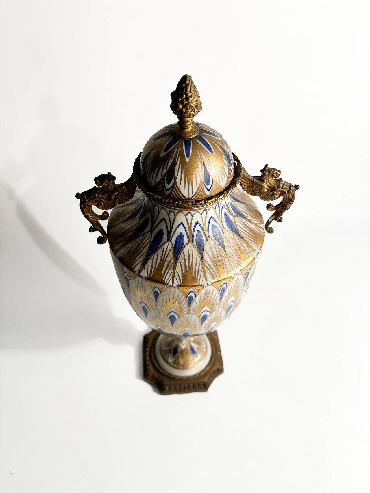 Vaso in porcellana di Sèvres e bronzo dipinto a mano, '800 8