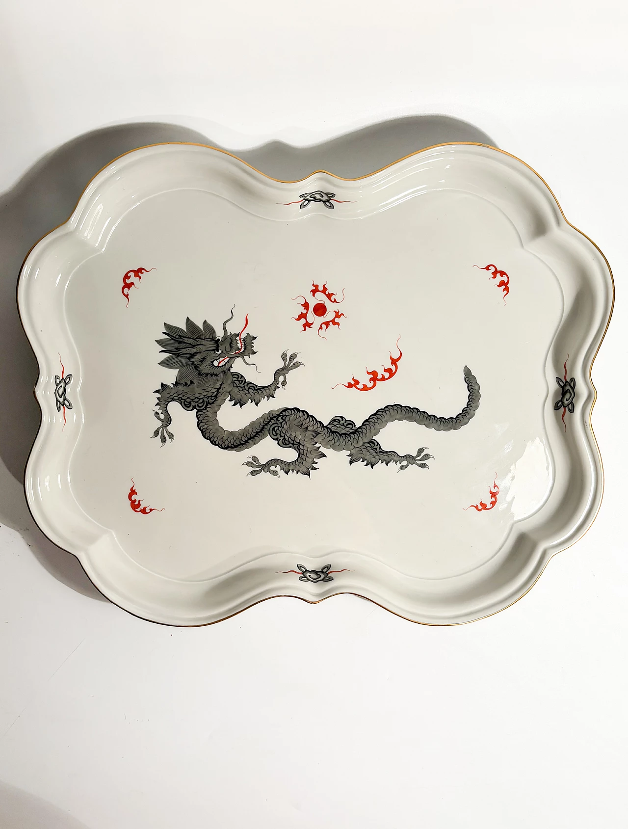 Vassoio in porcellana Meissen con dragone, anni '80 1