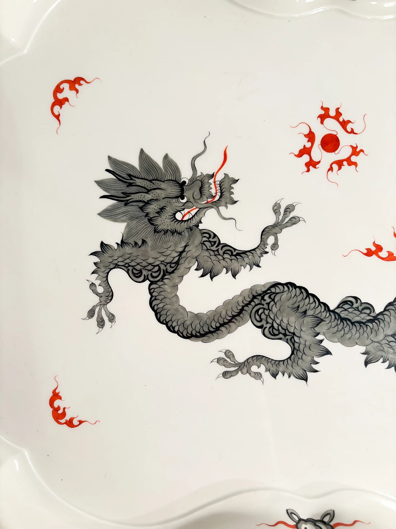 Vassoio in porcellana Meissen con dragone, anni '80 5