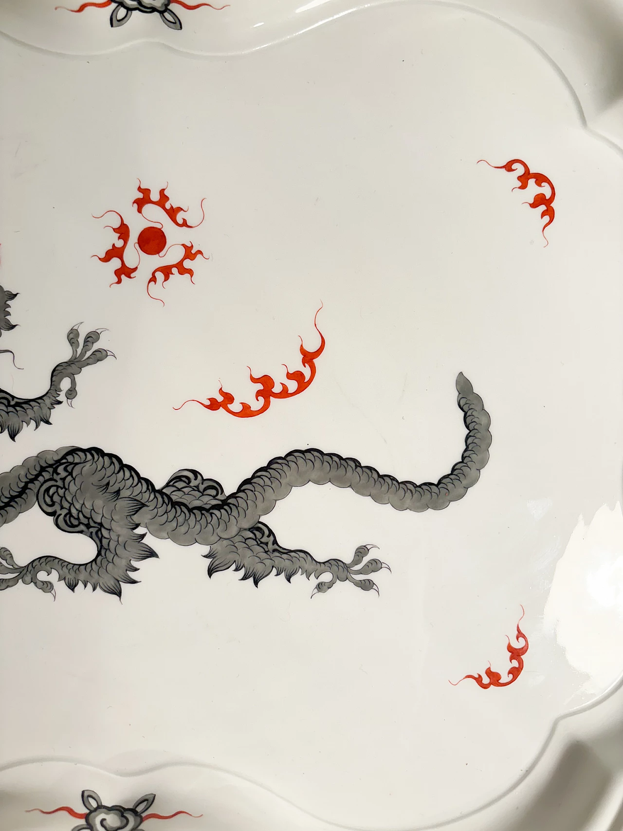 Vassoio in porcellana Meissen con dragone, anni '80 6