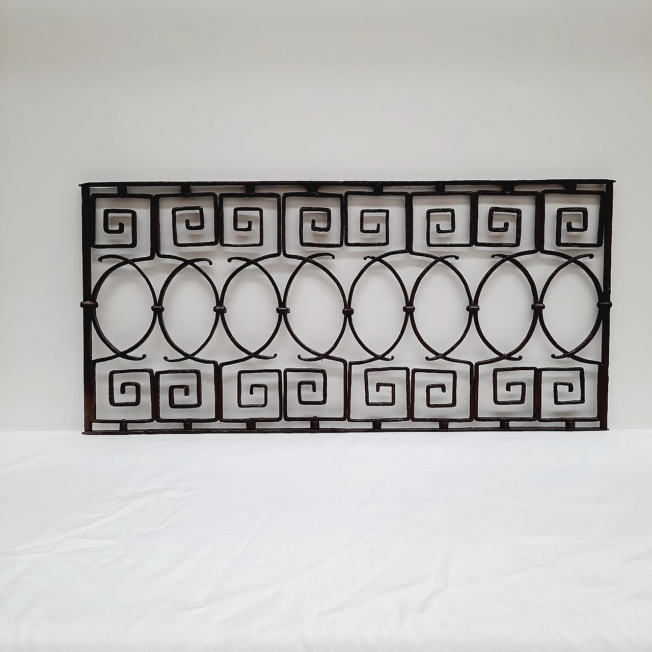 Fregio in ferro battuto con greche, fine '800 1