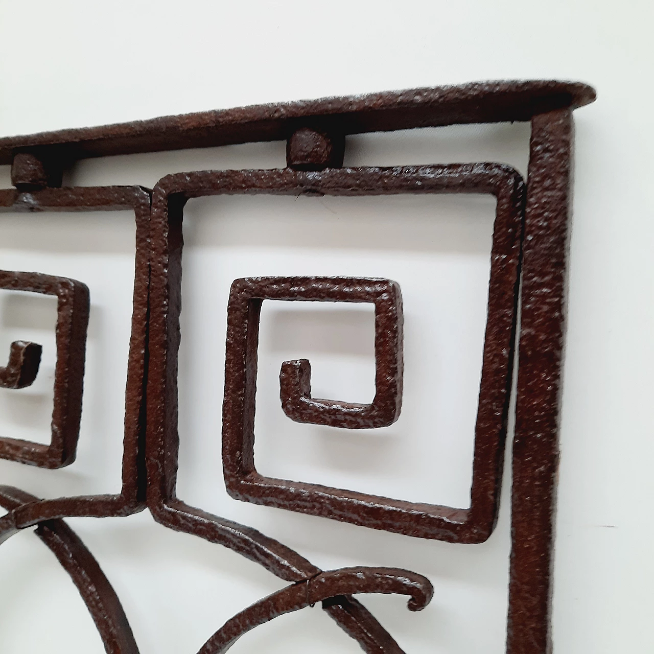 Fregio in ferro battuto con greche, fine '800 3