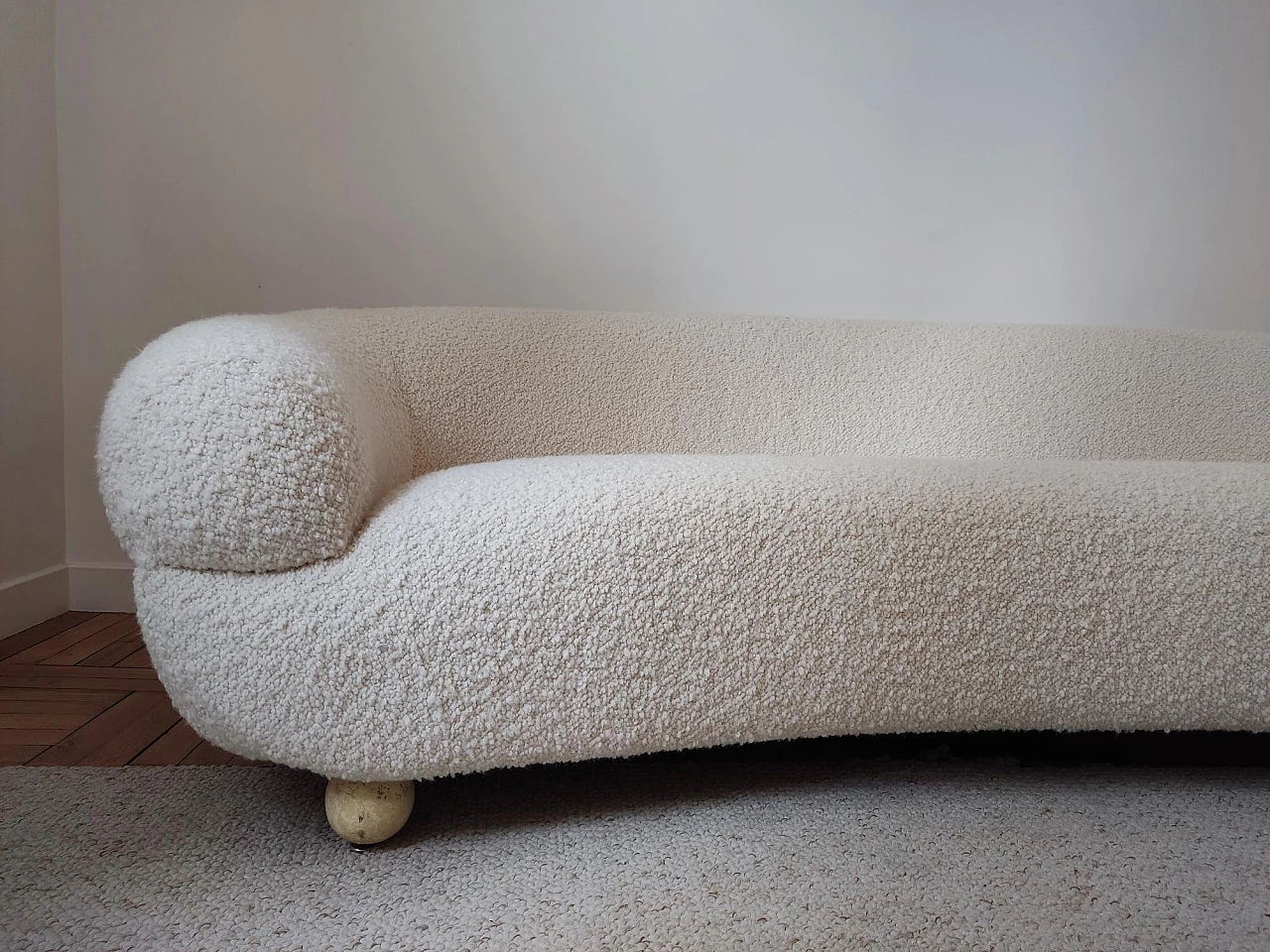 Curved sofa in white bouclé fabric, 1960s 9