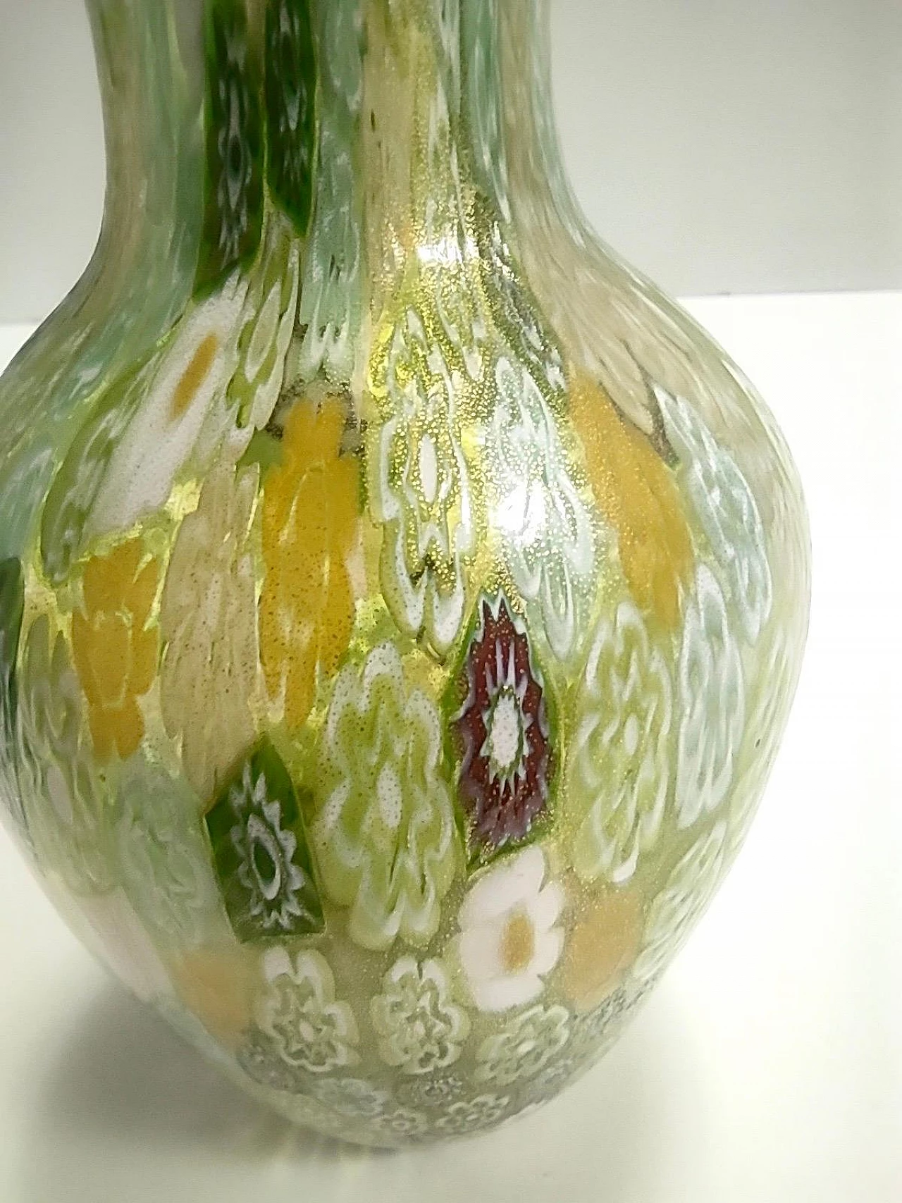 Vaso in vetro di Murano con murrine e foglia d'oro, anni '80 10