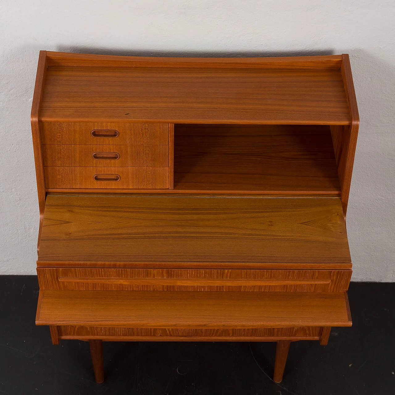 Danish secrétaire with extractable top and hidden mirror, 1960s 15