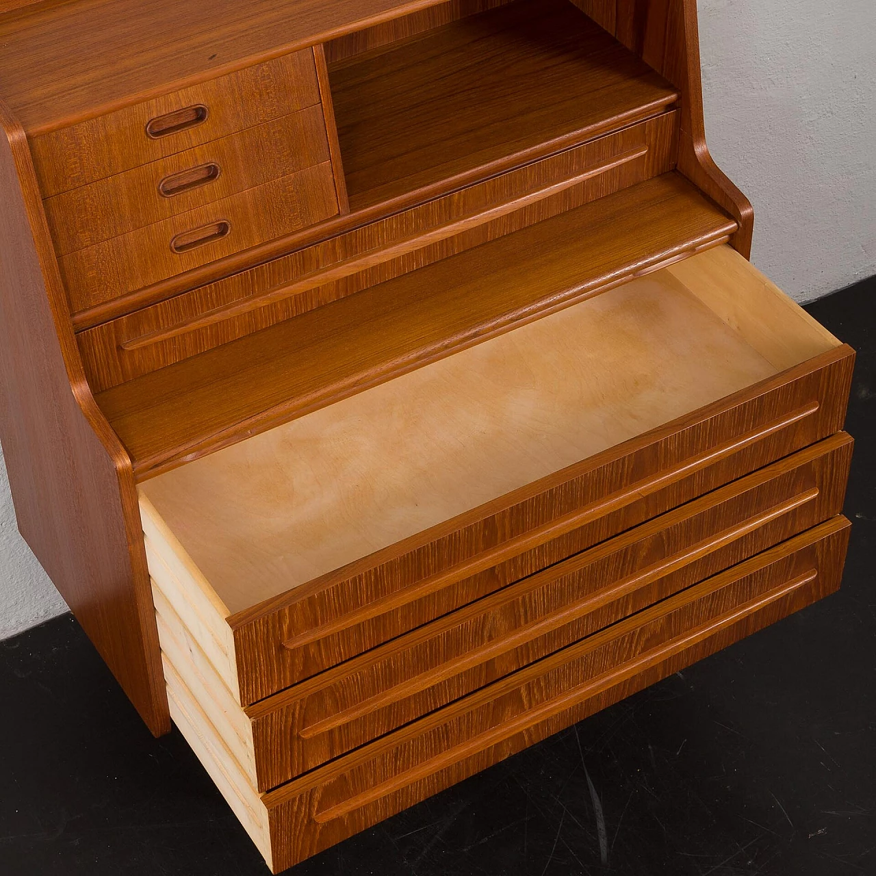 Danish secrétaire with extractable top and hidden mirror, 1960s 19