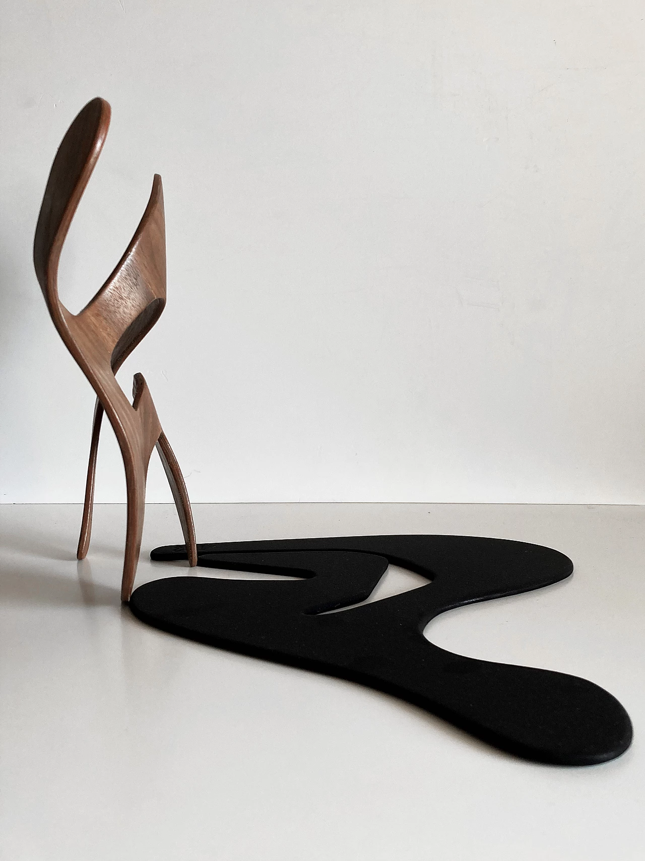Charles Eames_ L'ombra non si piega, scultura in compensato curvato 3