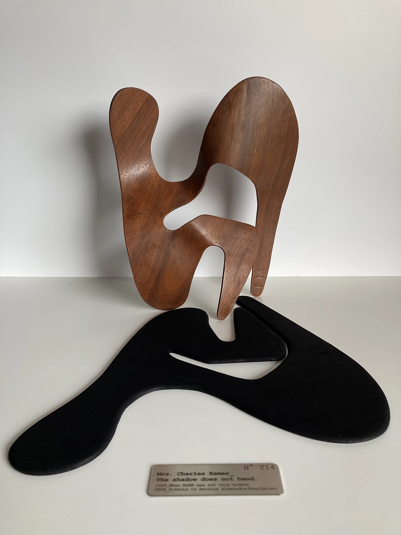 Charles Eames_ L'ombra non si piega, scultura in compensato curvato 4