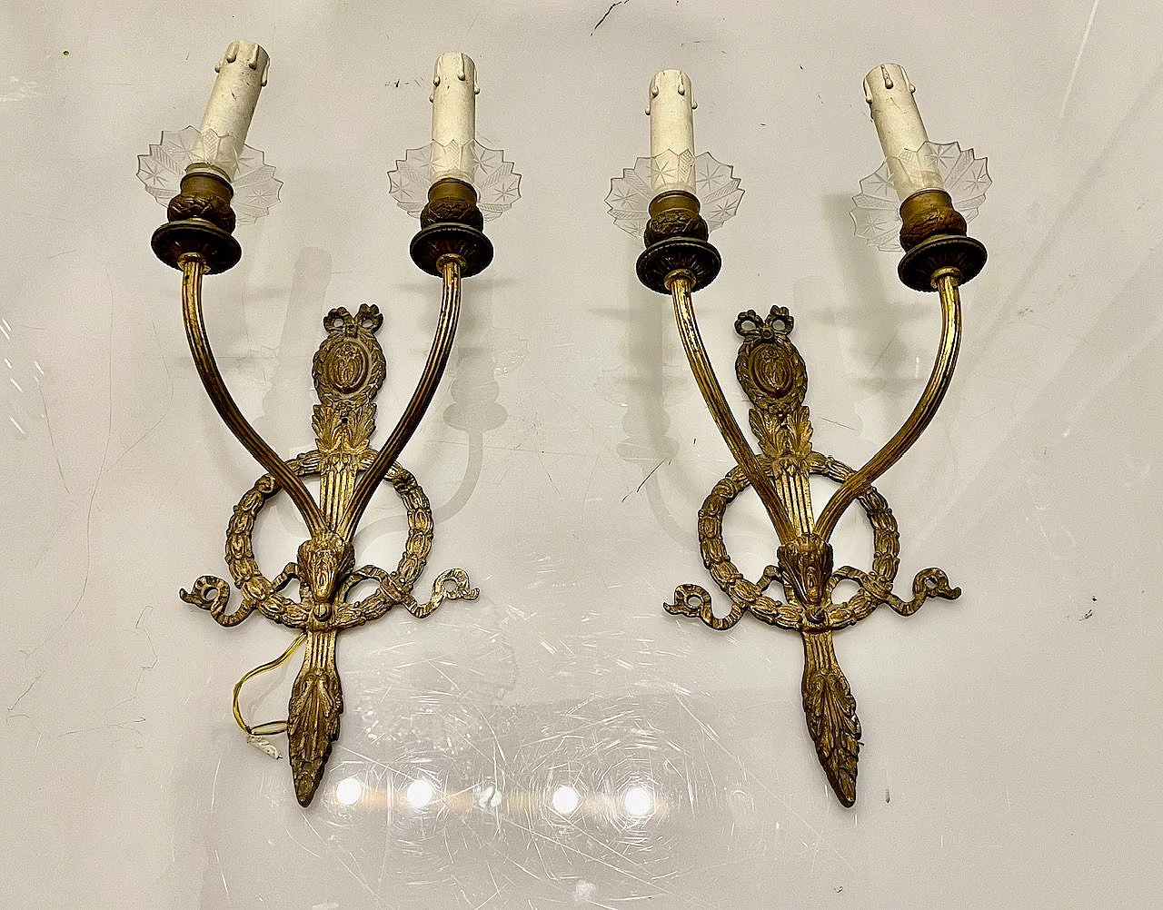 Pair of bronze sconces with glass bobeches, 1920s 2