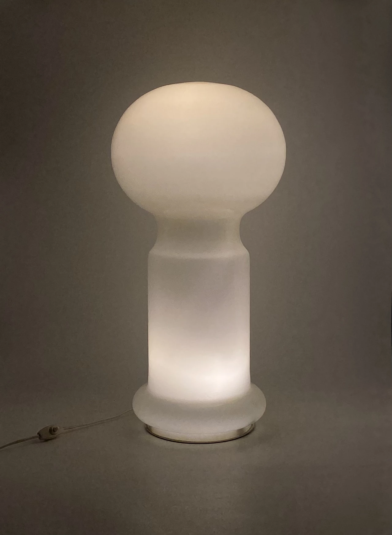 Murano glass table lamp in beige by Vistosi, 1960s 14