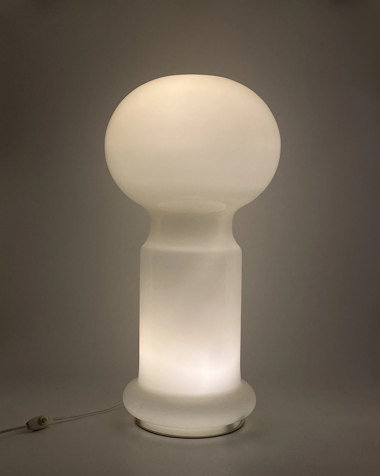 Murano glass table lamp in beige by Vistosi, 1960s 15