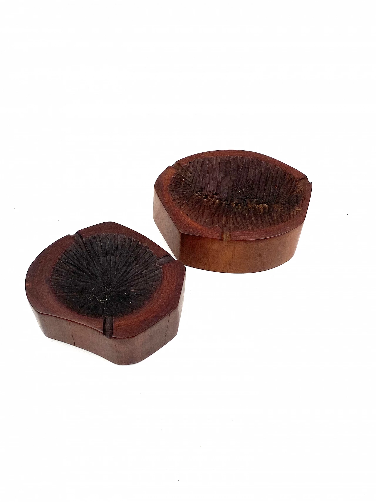Pair of wooden ashtrays in Monique Gerber's style, 1970s 12