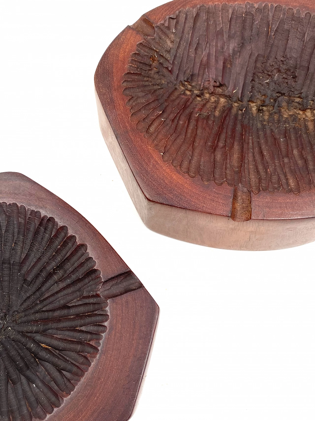 Pair of wooden ashtrays in Monique Gerber's style, 1970s 20