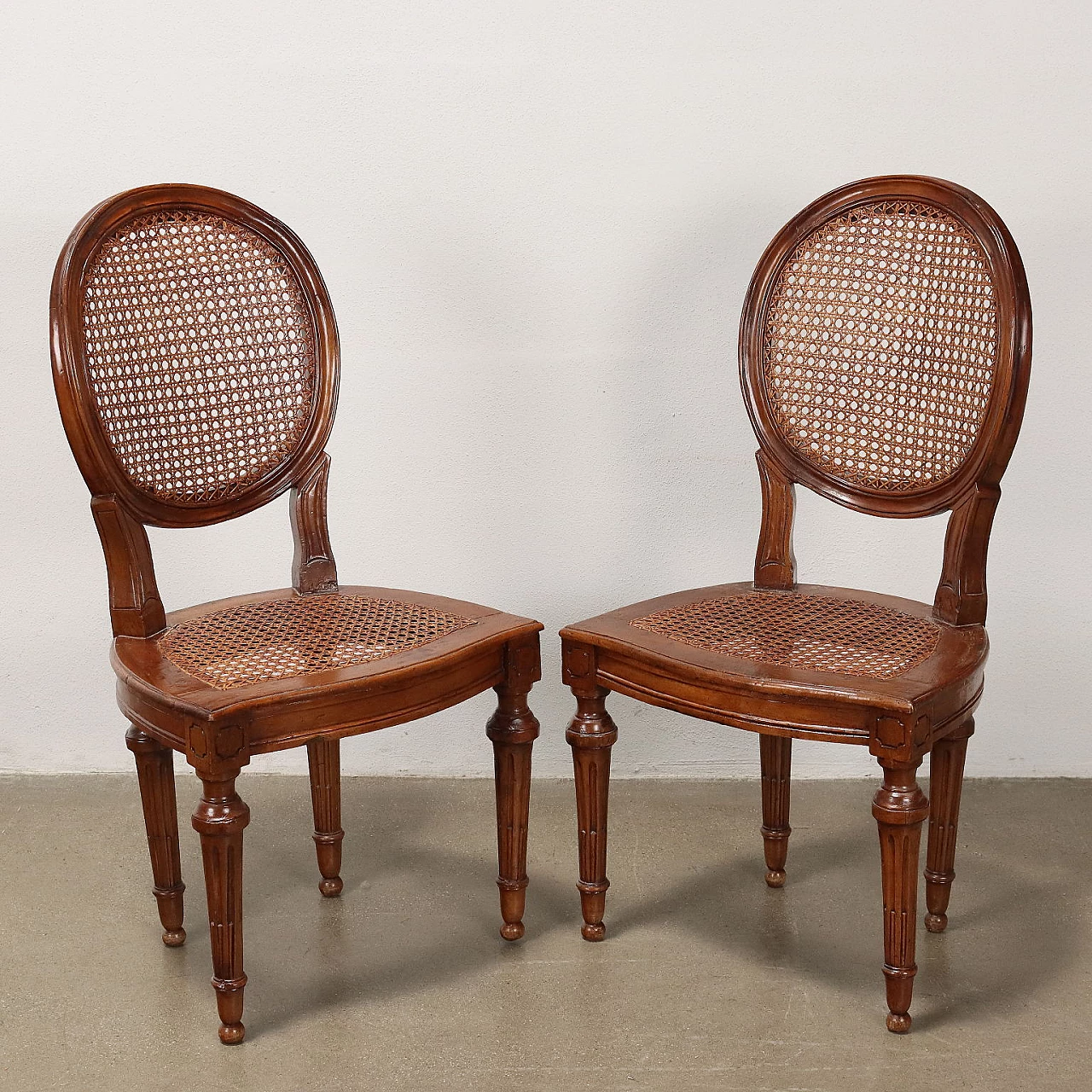 Pair of walnut and cane chairs with removable cushions, 18th century 3