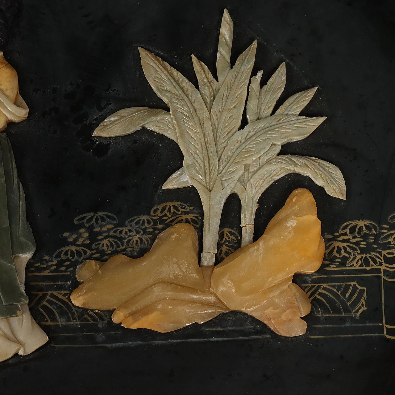 Coppia di Tavolini in legno con motivi orientali dipinti color oro 7