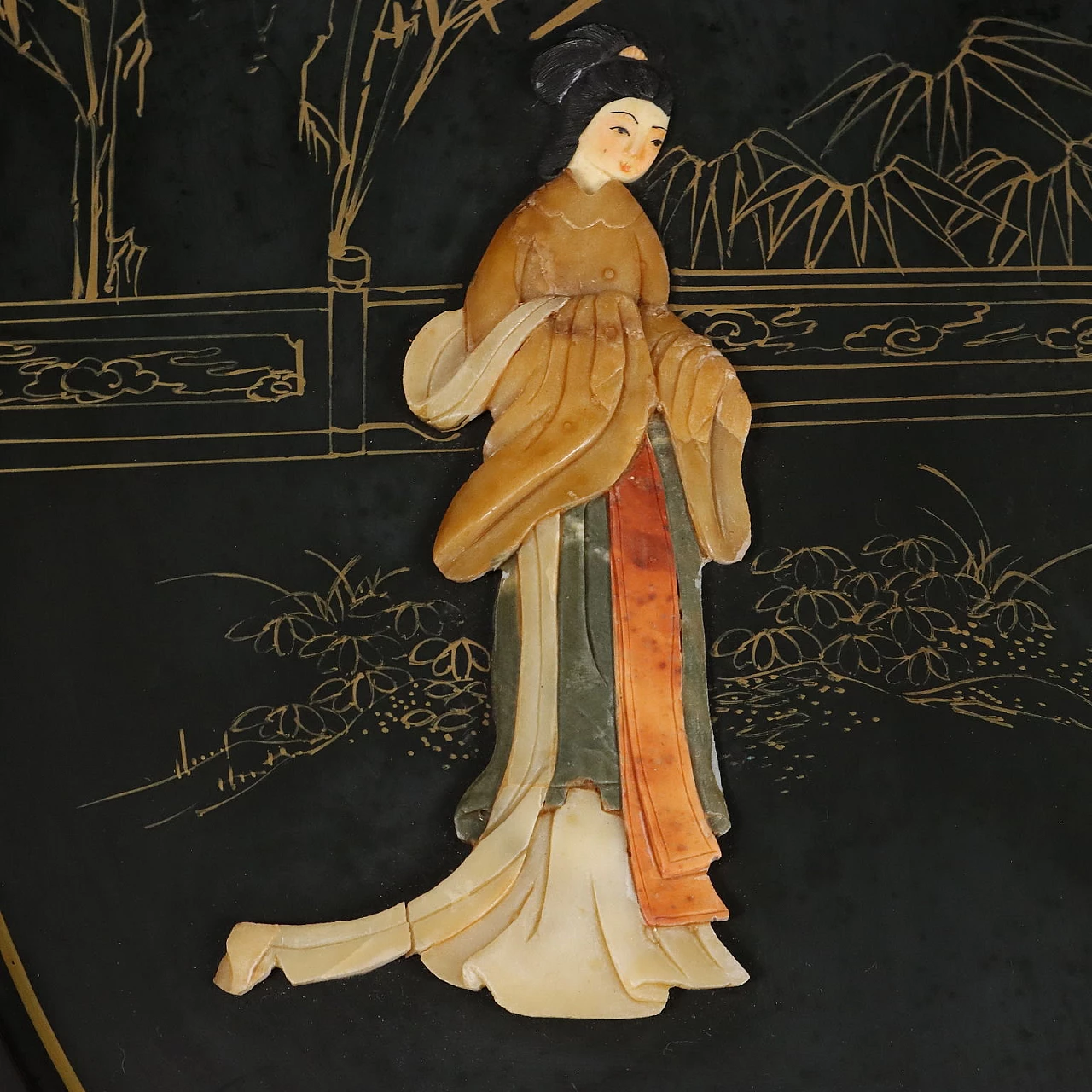 Coppia di Tavolini in legno con motivi orientali dipinti color oro 10