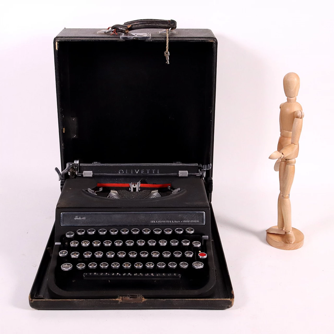Metal typewriter with case by Olivetti, 1960s 2