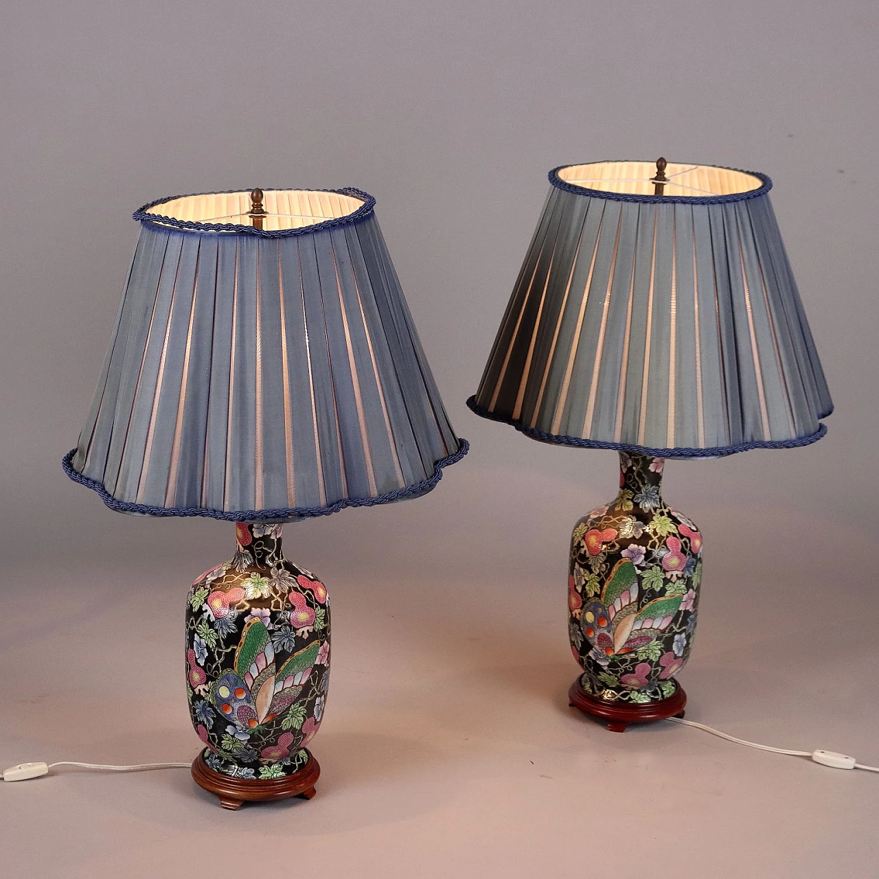 Pair of Chinese porcelain decorated table lamps with fabric shade, 1980s 1