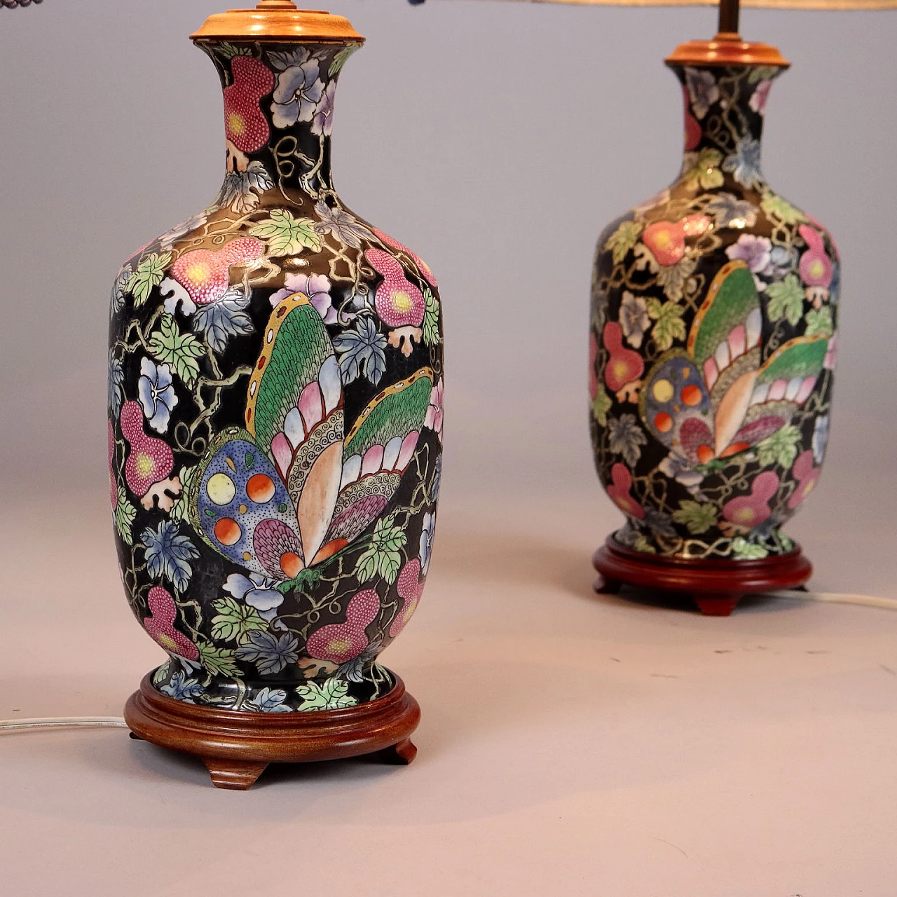 Pair of Chinese porcelain decorated table lamps with fabric shade, 1980s 3