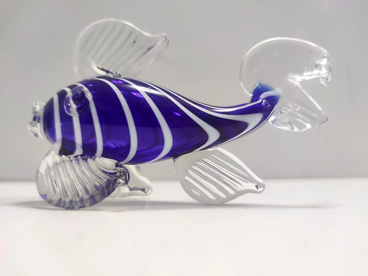 Pair of Murano glass figurines of fish, 1960s 8