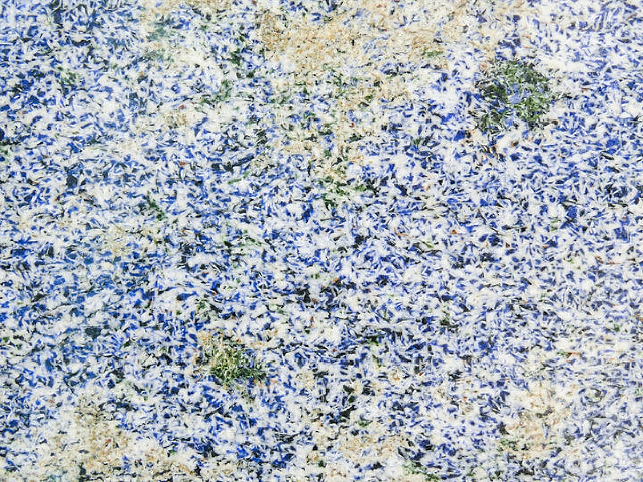 Tavolo in granito Azul Bahia e metallo cromato, anni '80 4