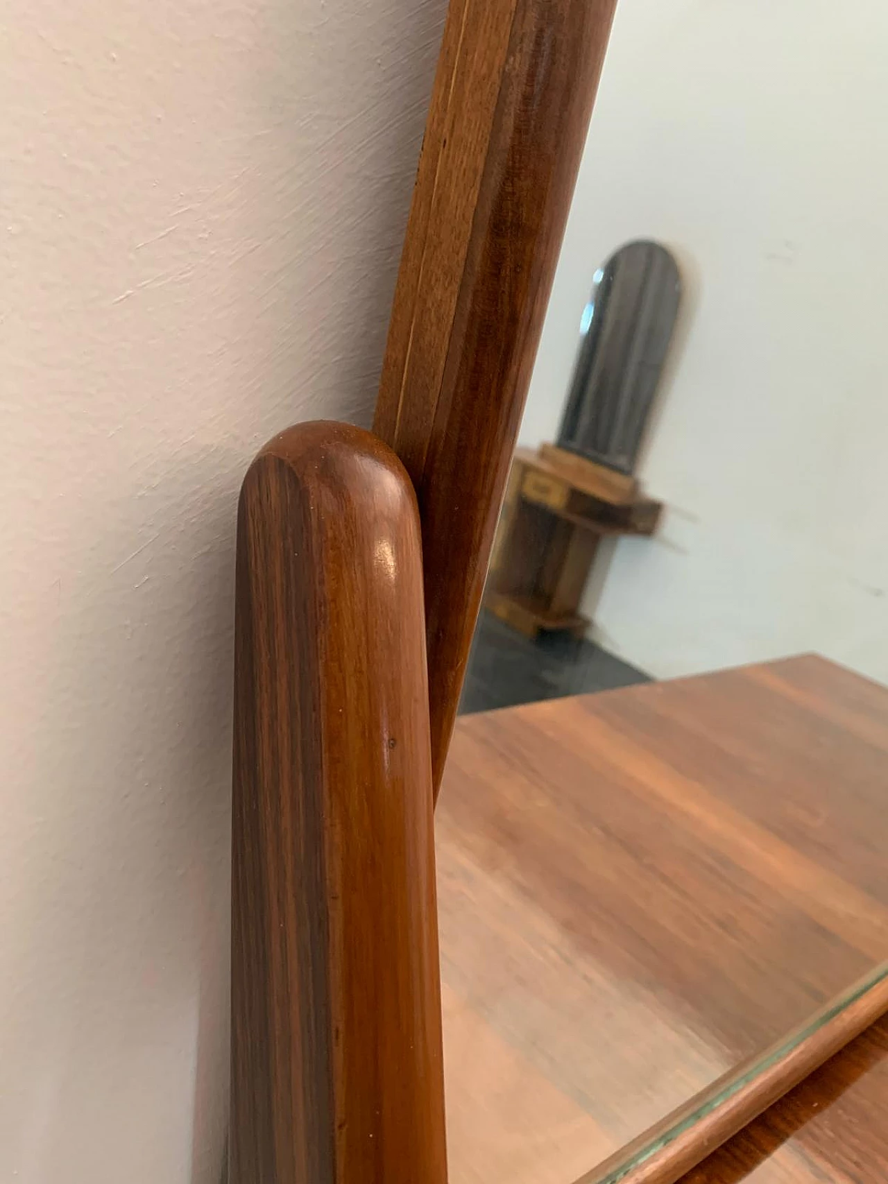 Comò in legno con specchio con cassetti diagonali, anni '60 13