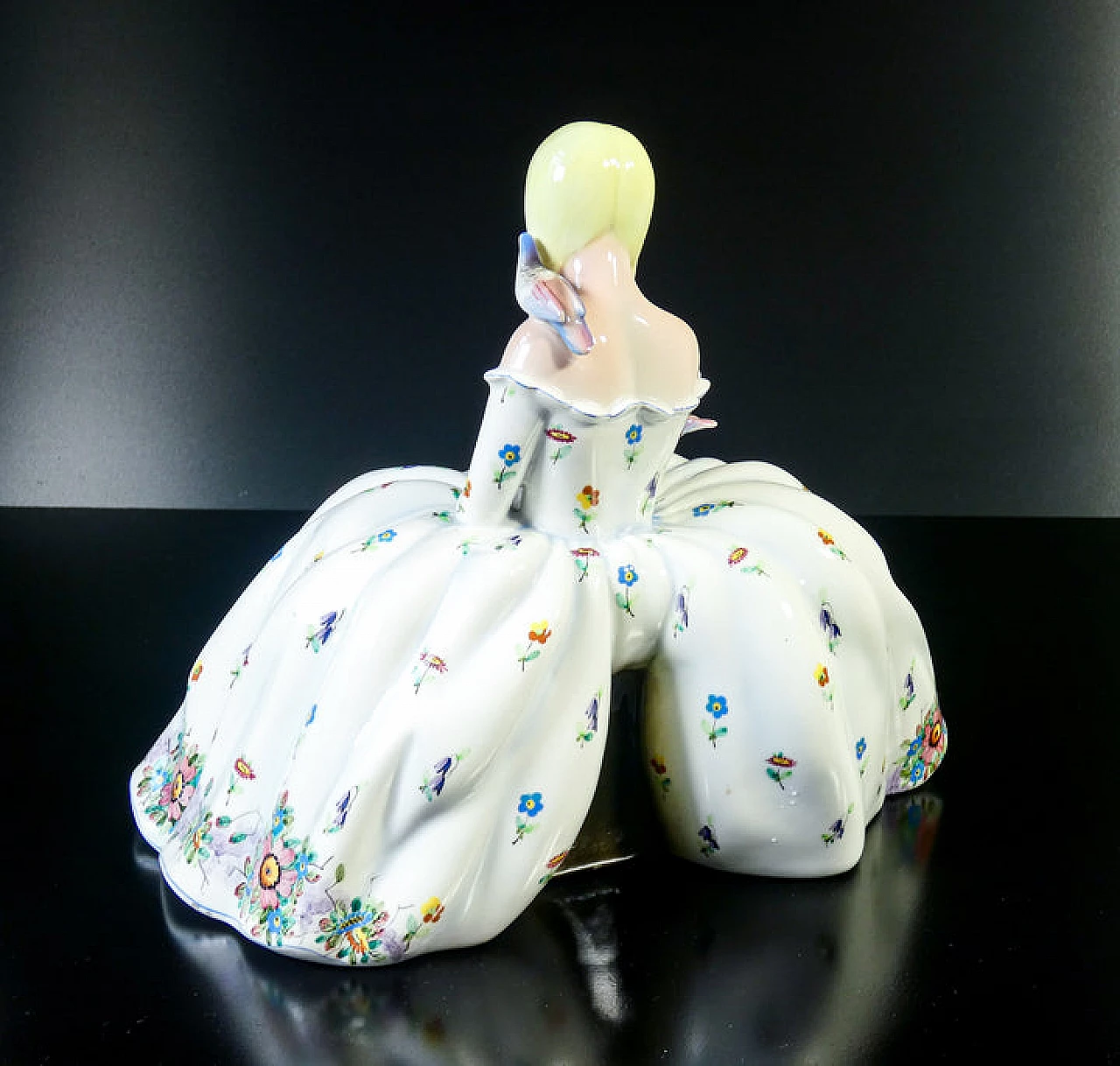 Antonio Ronzan, ragazza con uccellini, scultura in ceramica, anni '40 10