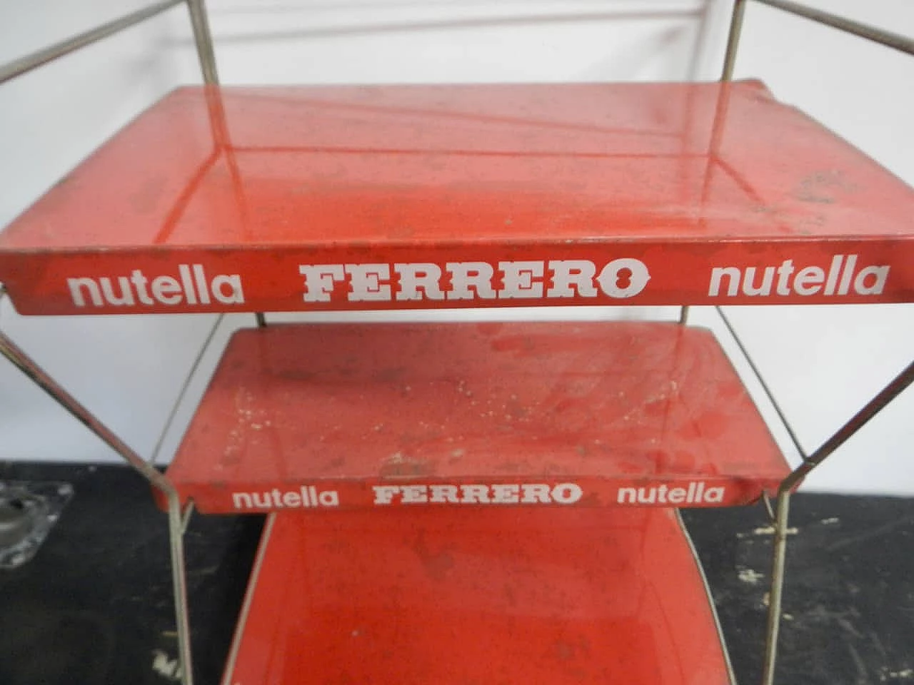 Espositore Nutella Ferrero in metallo con tre livelli, 1978 9