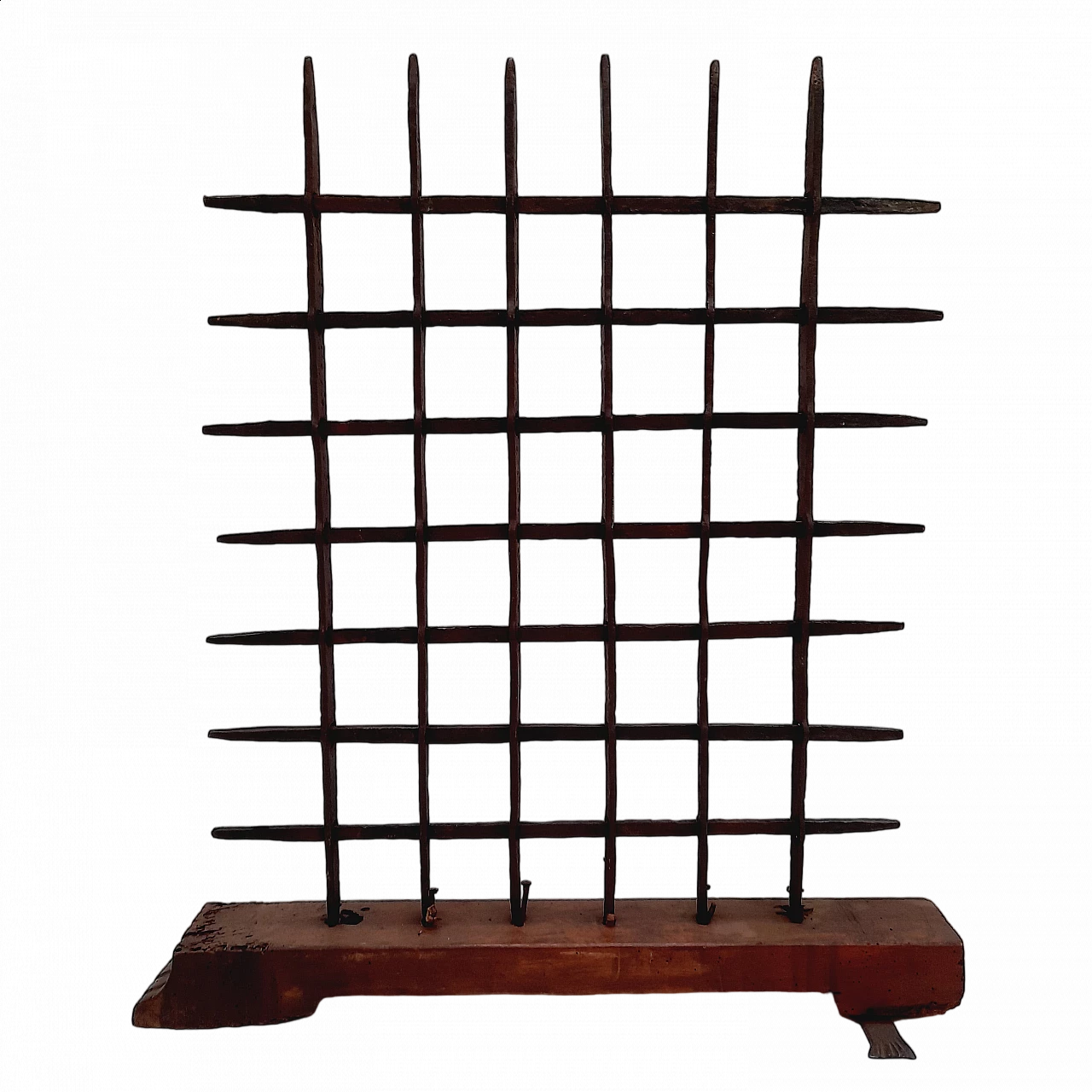 Black wrought iron grate with wooden base, 18th century 7