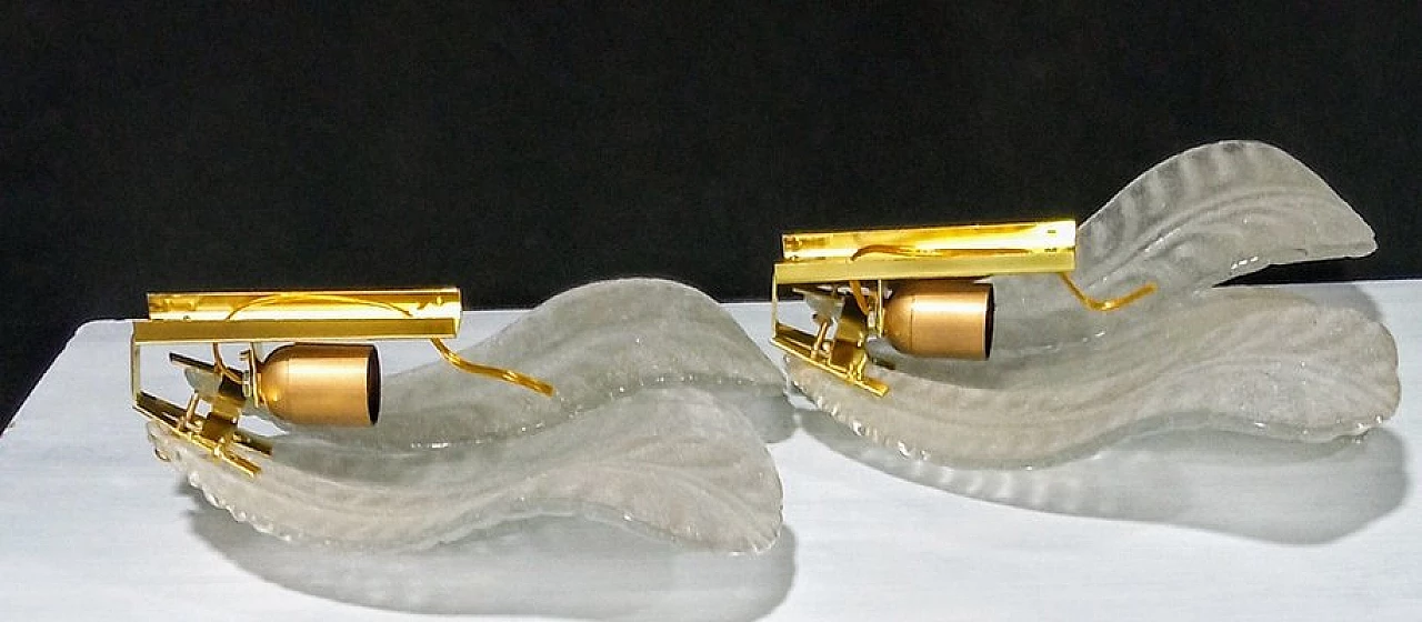 Coppia di applique in vetro di Murano e metallo, anni '80 9