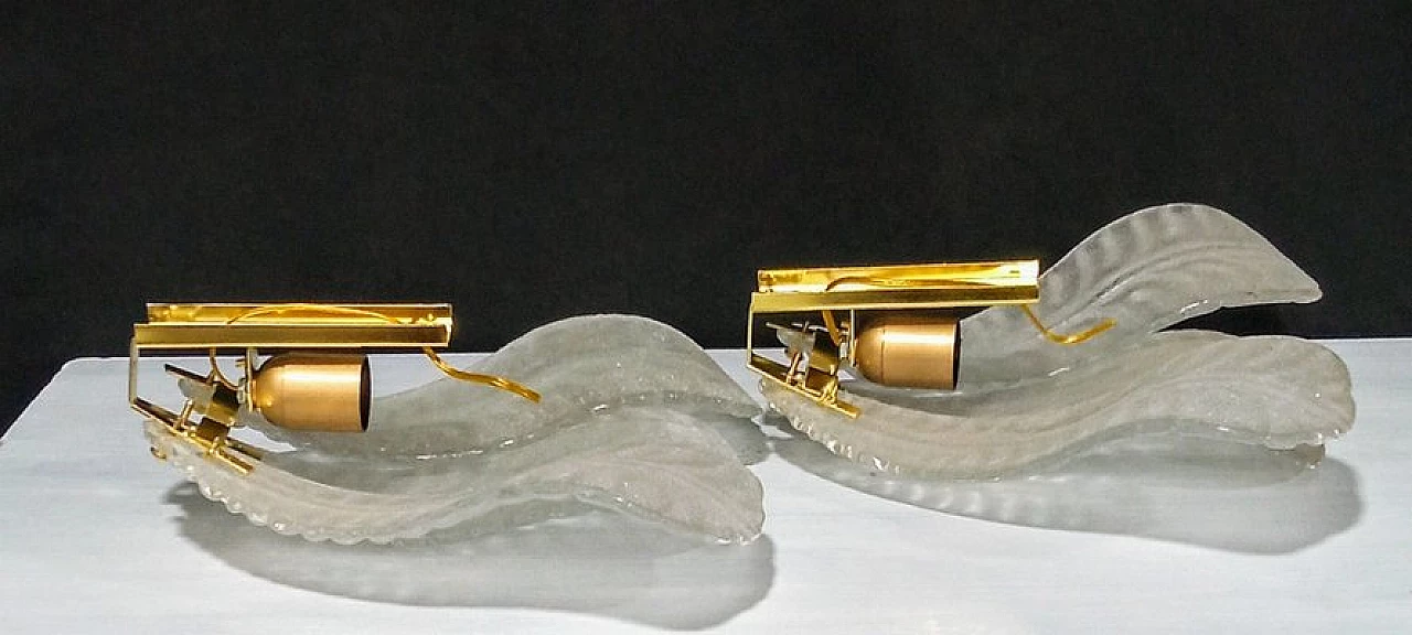 Coppia di applique in vetro di Murano e metallo, anni '80 10