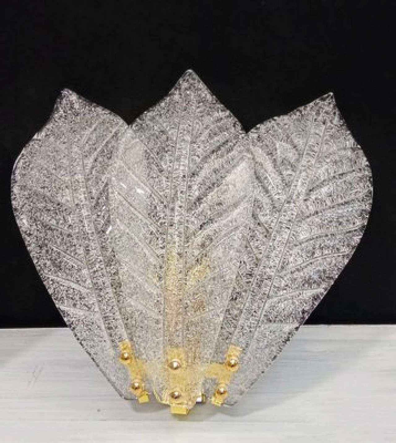 Pair of wall lights with Murano glass leaves, 1980s 12