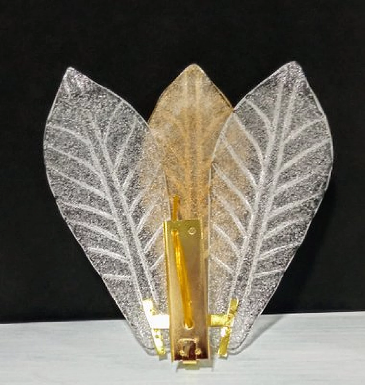 Pair of wall lights with Murano glass leaves, 1980s 13