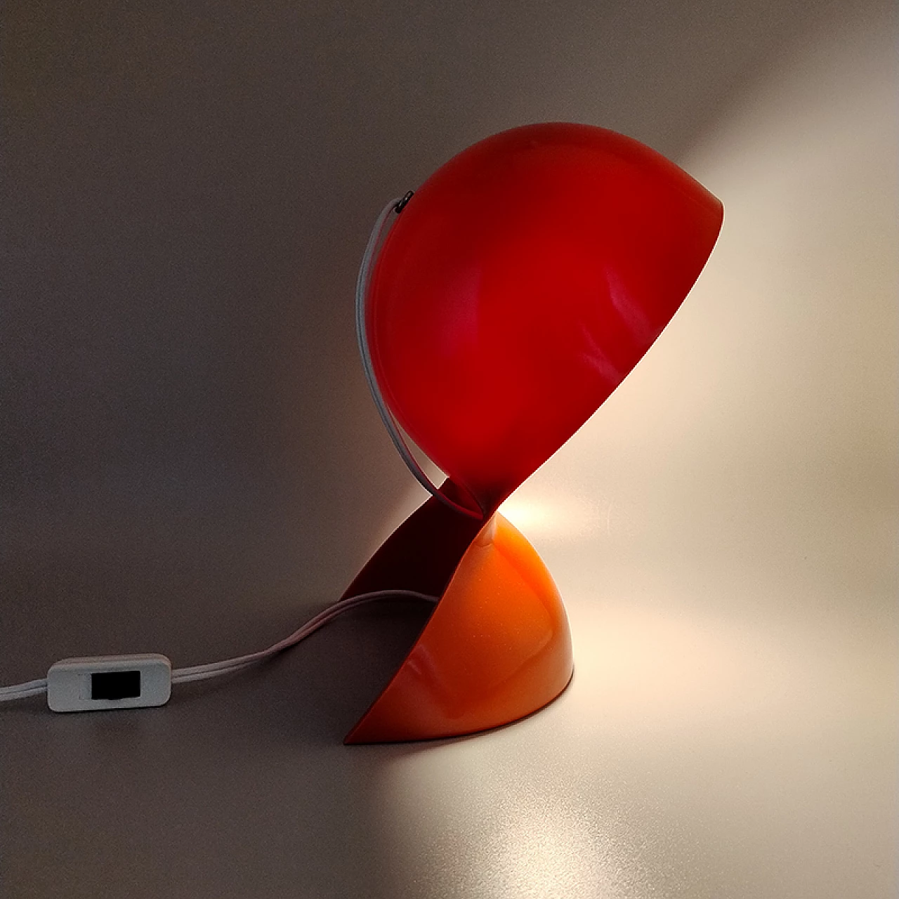 Red Dalù table lamp by Vico Magistretti for Artemide, 1965 6