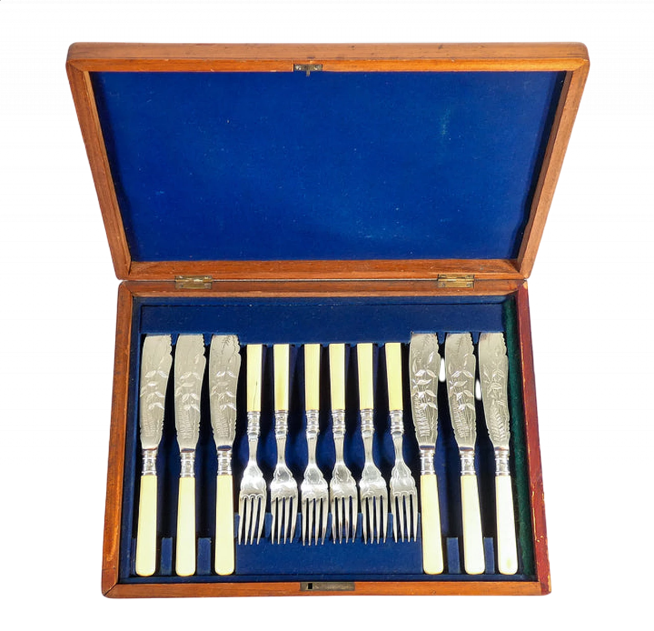Fish cutlery service with case by William Briggs, 1886 15