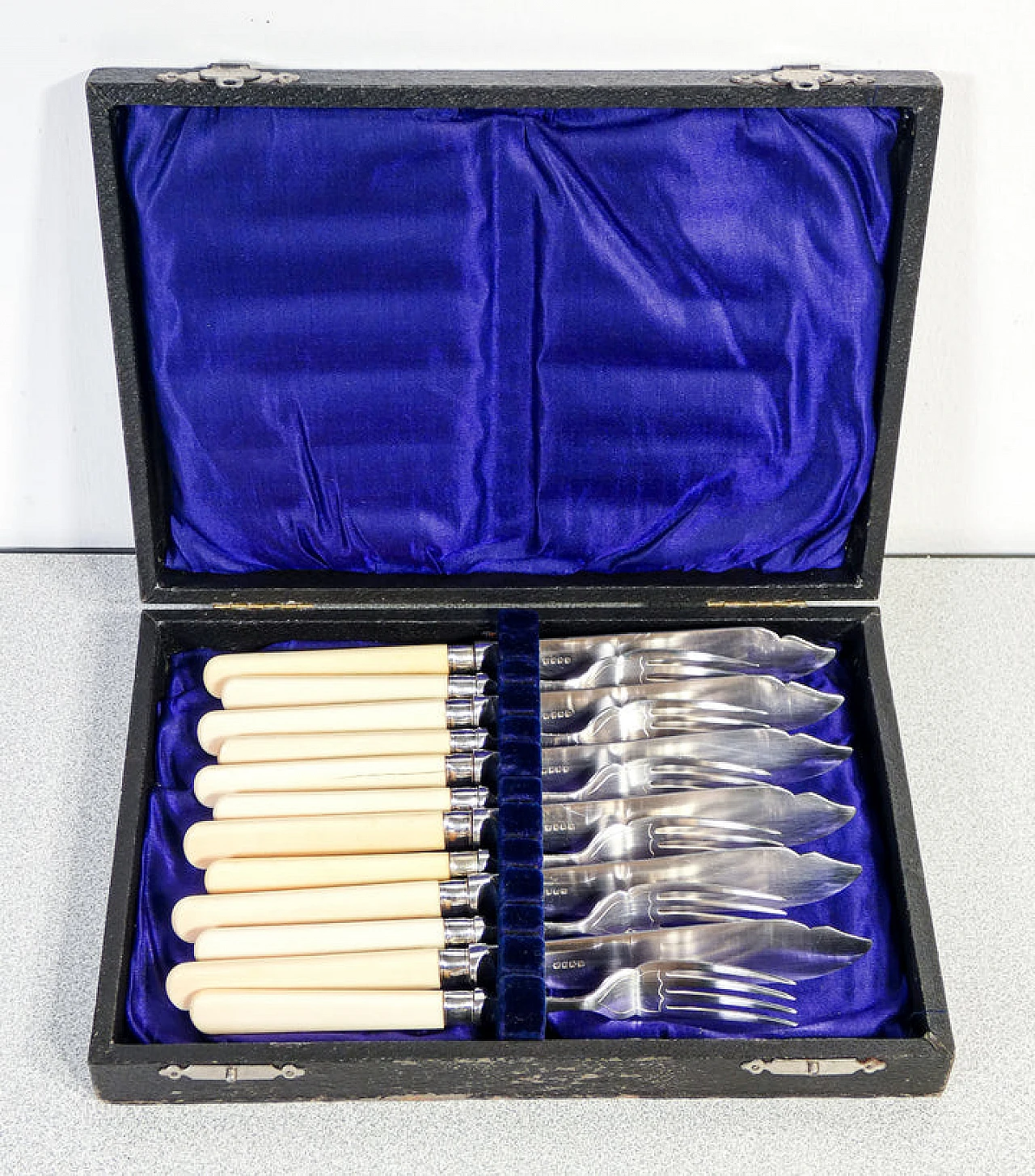 12 Posate da dolce di William Adams con custodia, '800 1