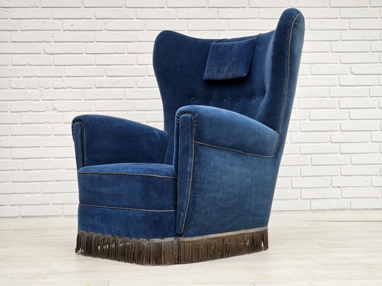 Danish blue velvet armchair with beechwood legs, 1960s 12
