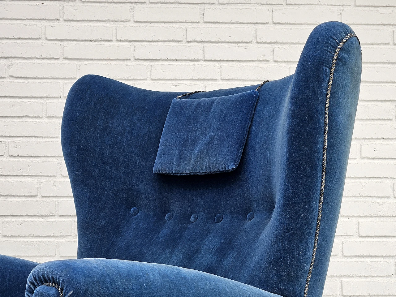 Danish blue velvet armchair with beechwood legs, 1960s 14