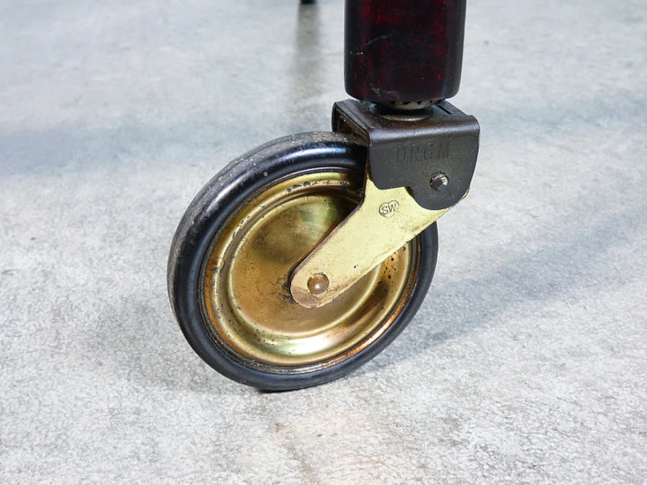 Carrello in legno laccato, vetro e ottone di Cesare Lacca, anni '50 12