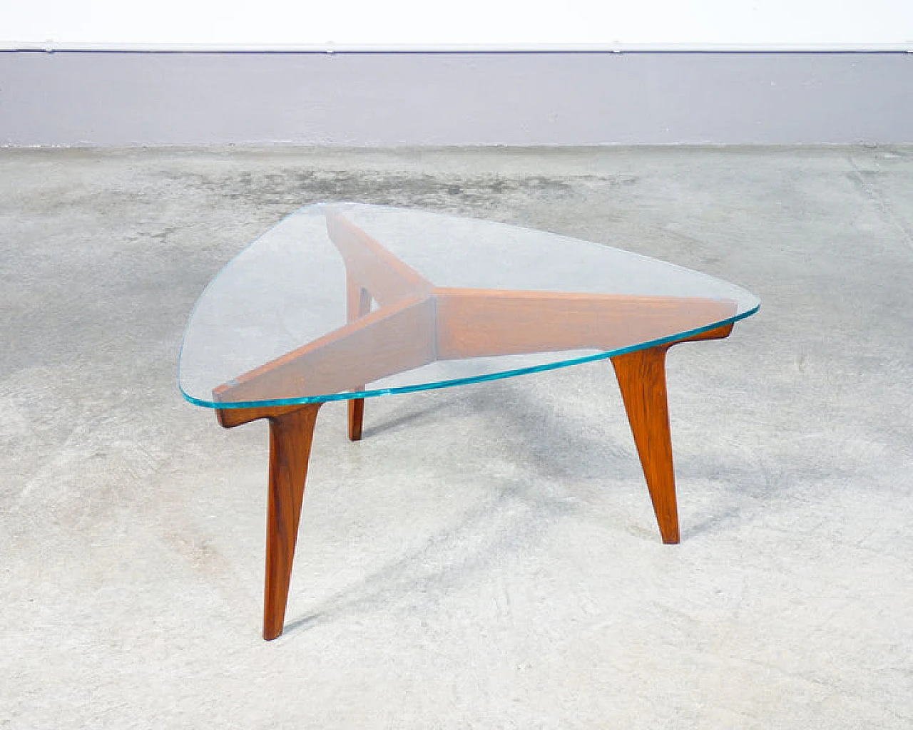 Tavolino triangolare in legno e vetro di Gio Ponti, anni '50 4