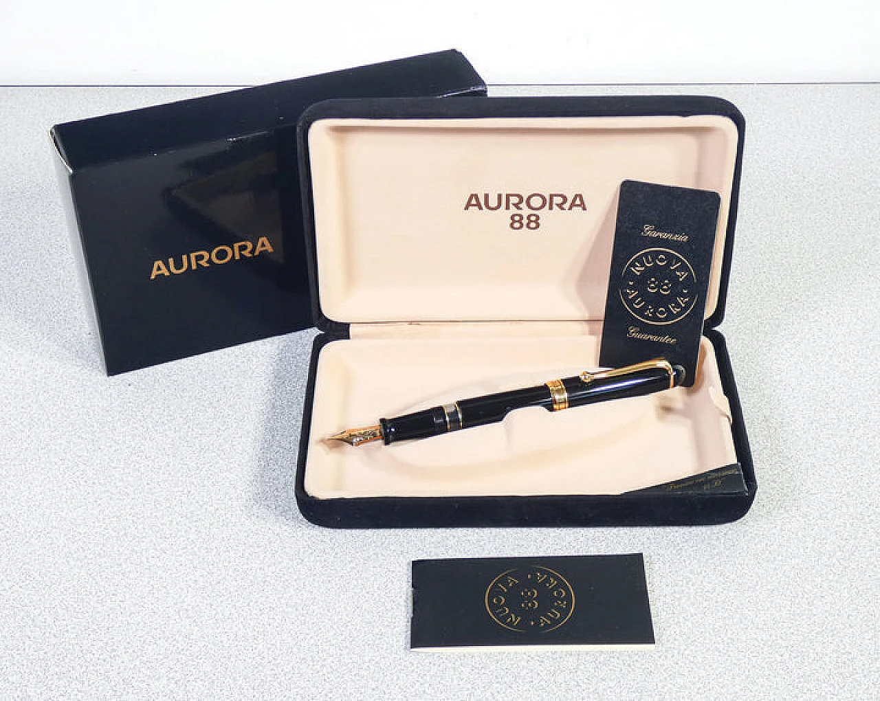 Penna stilografica Aurora Nuova 88 di Nizzoli con custodia, anni '80 1