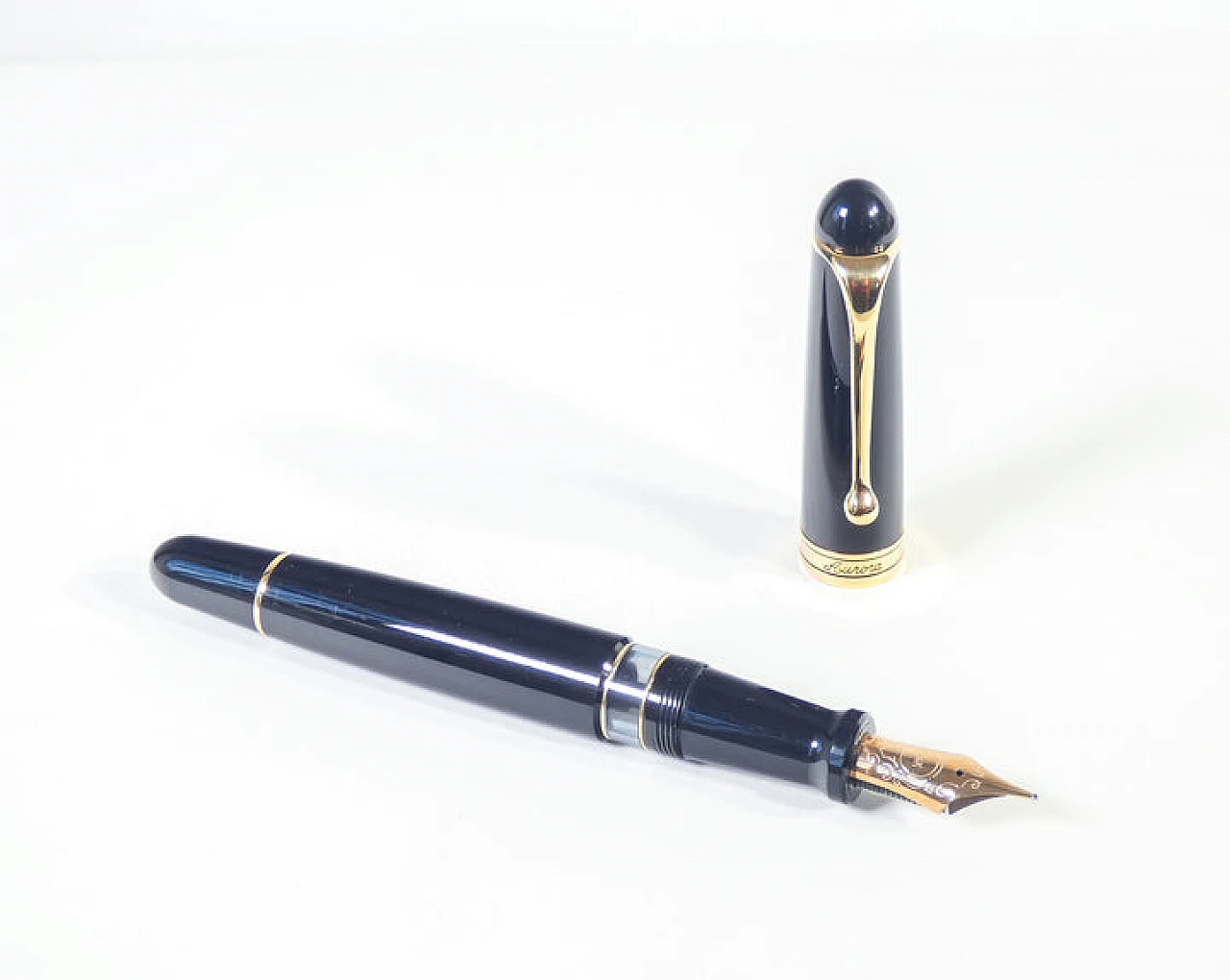 Aurora Nuova 88 fountain pen by Nizzoli with case, 1980s 3