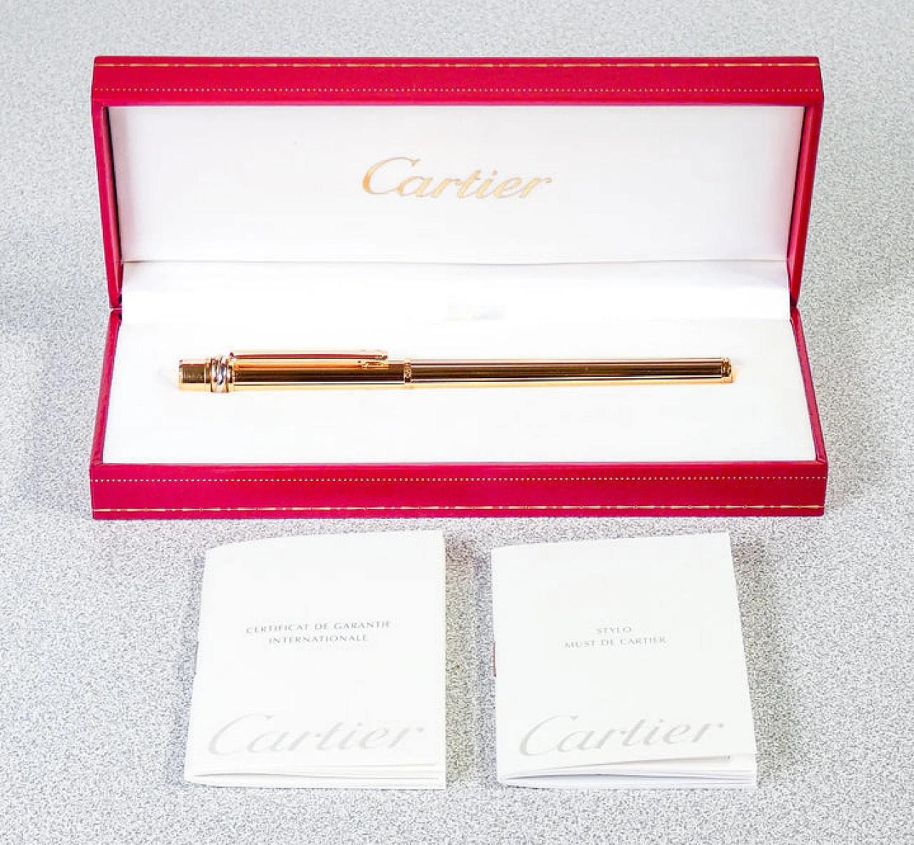 Stylo Must de Cartier fountain pen with case, 2004 1